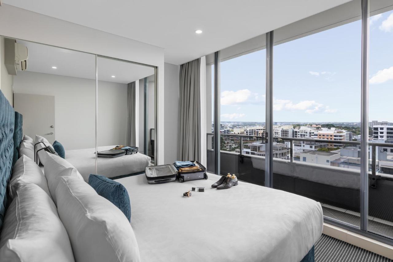 Meriton Suites Waterloo Sydney Kültér fotó A bedroom at the hotel