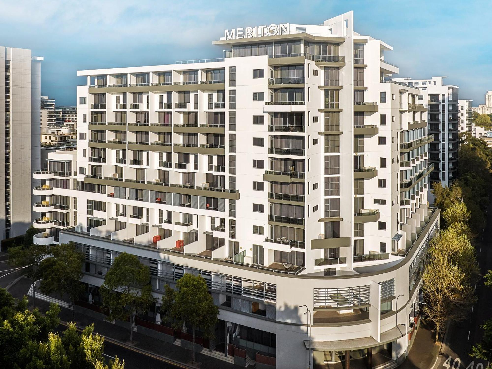 Meriton Suites Waterloo Sydney Kültér fotó Merrion, 2014