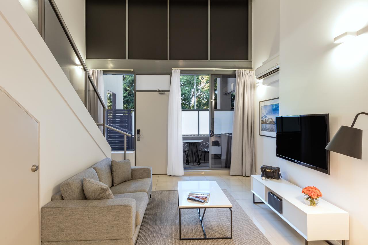 Meriton Suites Waterloo Sydney Kültér fotó Living room